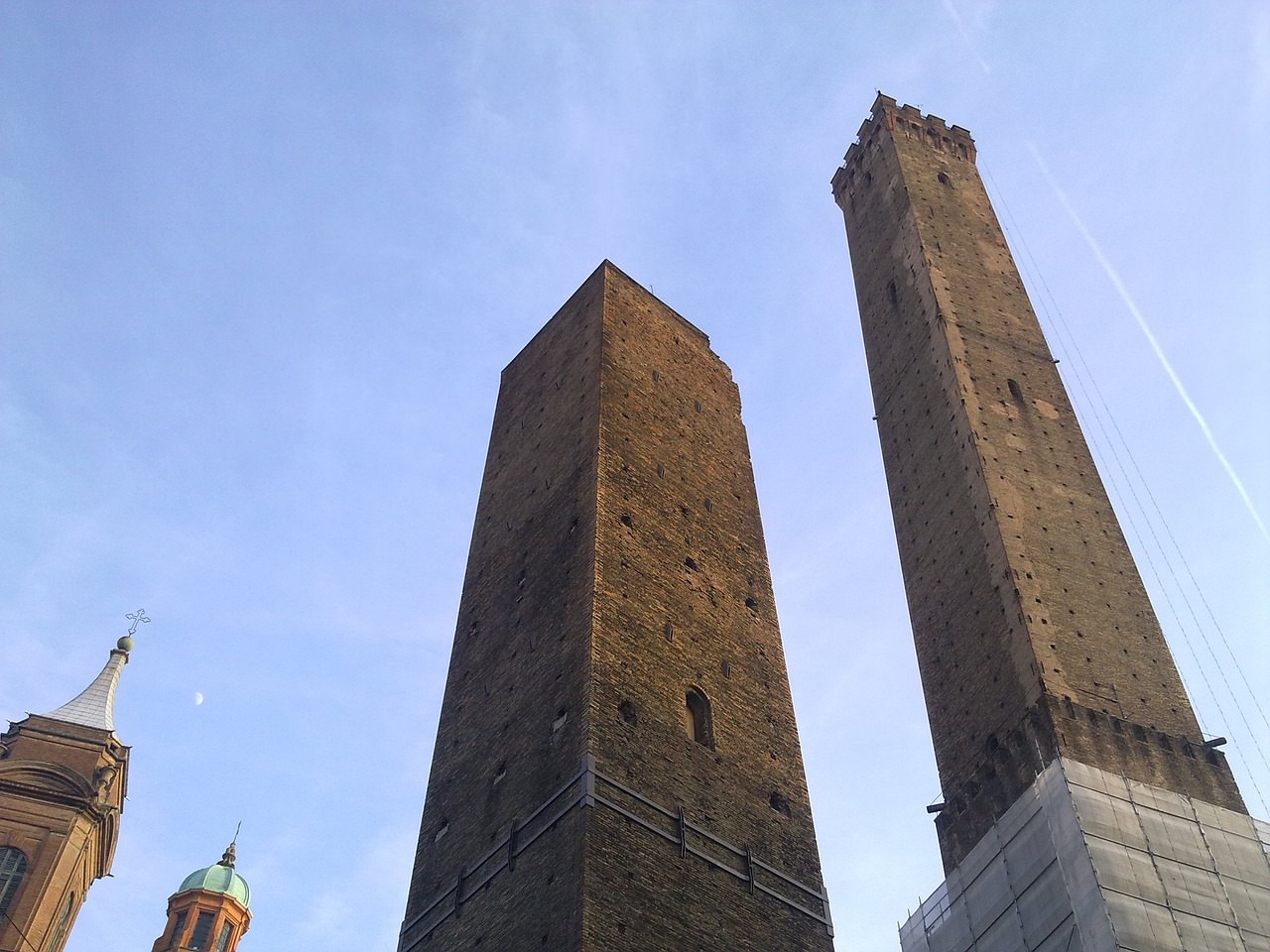 bologna due torri asinelli garisend