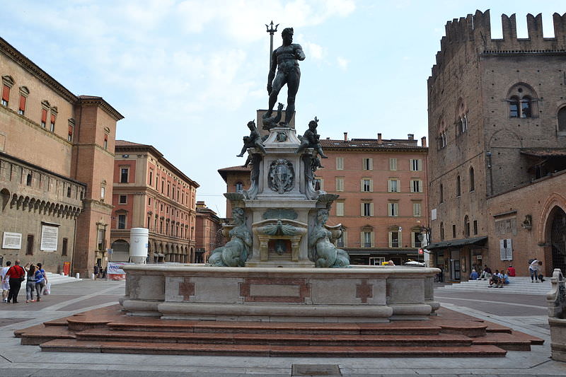 fontana del nettuno bologna 3 jpg